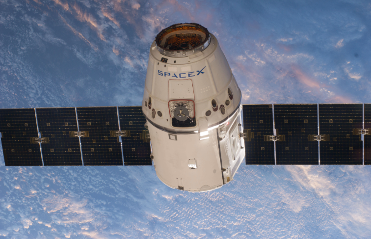 Videos show SpaceX’s Dragon capsule as it returns to Earth